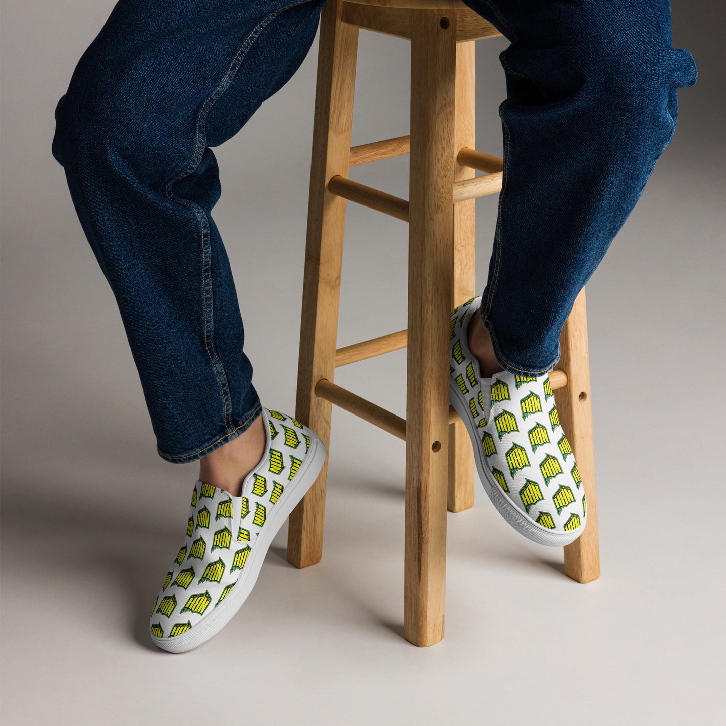 NBH Men’s slip-on canvas shoes